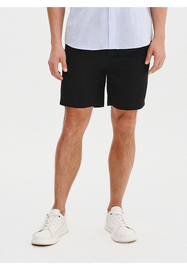 Pako Lorente - PAKO LORENTE - Czarne spodenki męskie z lnem. Okazja: na co dzień. Kolor: czarny. Materiał: len. Sezon: lato. Styl: casual