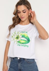 Born2be - Biało-Zielony T-shirt z Bawełny z Ozdobnym Printem Xarilla. Kolor: zielony. Materiał: bawełna. Wzór: nadruk. Sezon: lato #6