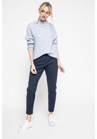 Vero Moda - Spodnie Victoria. Kolor: niebieski. Materiał: tkanina, bawełna, nylon, elastan. Wzór: gładki #4