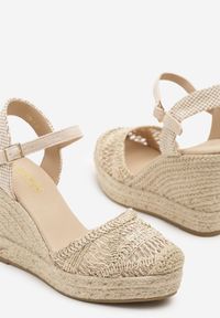Born2be - Jasnobeżowe Szydełkowe Sandały na Koturnie z Plecionki Glenolia. Okazja: na co dzień. Kolor: beżowy. Obcas: na koturnie. Styl: elegancki, casual #5