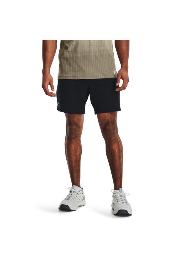 Under Armour - Szorty męskie UNDER ARMOUR UA VANISH WOVEN 6IN SHORTS. Okazja: na co dzień, na spacer, do pracy. Kolor: czarny. Styl: casual