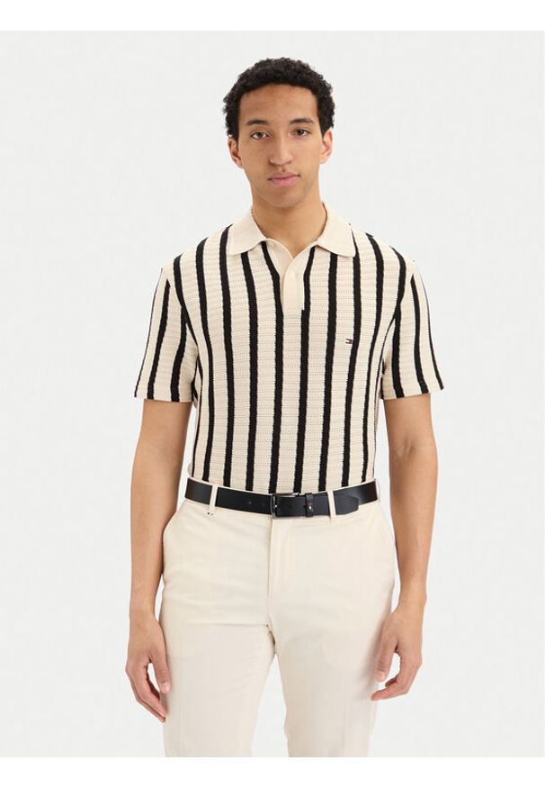 TOMMY HILFIGER - Tommy Hilfiger Polo MW0MW42770 Kremowy Regular Fit. Typ kołnierza: polo. Kolor: kremowy. Materiał: bawełna