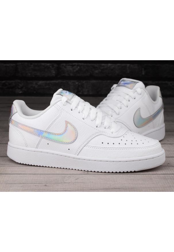 Buty sportowe damskie sneakersy Nike COURT VISION LO. Kolor: biały. Model: Nike Court