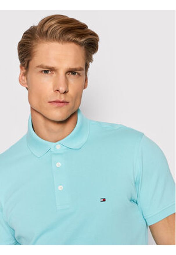 TOMMY HILFIGER - Tommy Hilfiger Polo 1985 MW0MW17771 Niebieski Slim Fit. Typ kołnierza: polo. Kolor: niebieski. Materiał: bawełna