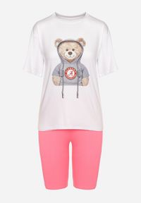 Born2be - Różoo-Biały Komplet T-shirt z Ozdobnym Nadrukiem Szorty Typu Kolarki Wanesia. Kolor: różowy. Materiał: dzianina. Wzór: nadruk #7