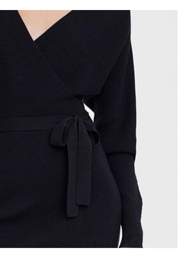 Vero Moda Sukienka dzianinowa 10269251 Czarny Regular Fit. Kolor: czarny. Materiał: syntetyk