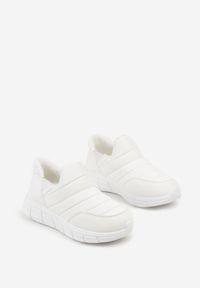 Renee - Białe Sneakersy Śniegowce na Platformie z Tłoczeniem i Pikowaną Cholewką Vermina. Okazja: na co dzień. Kolor: biały. Materiał: dresówka. Szerokość cholewki: normalna. Obcas: na platformie #3