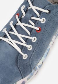 Renee - Niebieskie Skórzane Sneakersy na Plaformie w Pióra z Perforacją Tidessa. Okazja: na co dzień. Kolor: niebieski. Materiał: skóra. Wzór: aplikacja #7