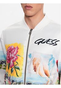 Guess Kurtka bomber M3YL21 RDEE2 Biały Regular Fit. Kolor: biały. Materiał: bawełna