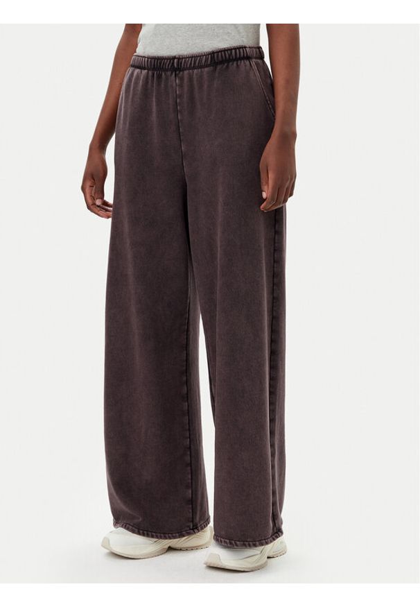 GAP - Gap Spodnie dresowe 672610-02 Brązowy Baggy Fit. Kolor: brązowy. Materiał: bawełna