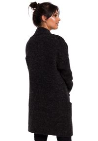 Polskie swetry - Przytulny sweter kardigan narzutka z wełną. Okazja: do pracy, na co dzień. Materiał: wełna. Długość rękawa: długi rękaw. Długość: długie. Styl: klasyczny, casual, elegancki #2