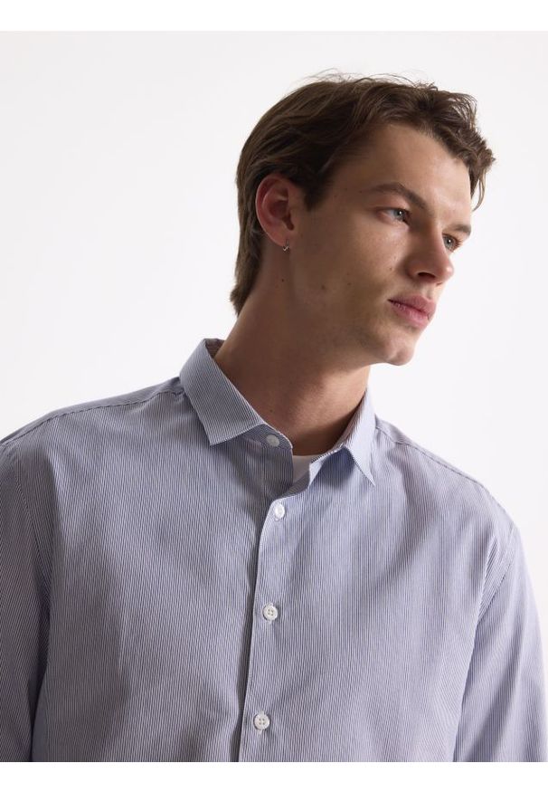 Reserved - Wzorzysta koszula slim fit - niebieski. Kolor: niebieski. Materiał: tkanina, bawełna