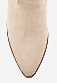 Born2be - Ciemnobeżowe Botki Kowbojki Vices na Obcasie Florefedi. Nosek buta: szpiczasty. Kolor: beżowy. Materiał: jeans. Obcas: na obcasie. Styl: klasyczny. Wysokość obcasa: średni #6