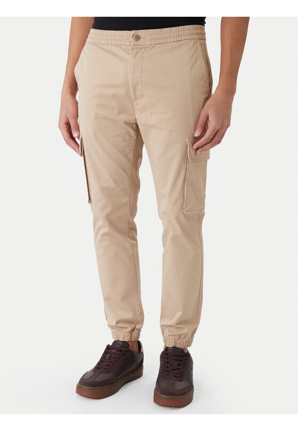 Calvin Klein Jeans Joggery Comfort LV04RD608G Brązowy Skinny Fit. Kolor: brązowy. Materiał: bawełna