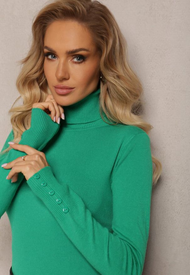 Renee - Zielony Golf Dzianinowy z Długim Rękawem Relka. Okazja: na co dzień. Typ kołnierza: golf. Kolor: zielony. Materiał: dzianina. Długość rękawa: długi rękaw. Długość: długie. Sezon: zima, jesień. Styl: klasyczny, casual