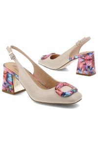 Czółenka damskie S.Barski, slingback ze skóry naturalnej z kolorowym obcasem i ozdobną klamrą z regulowanym paskiem, różowe, LZ61-2010. Okazja: na ślub cywilny, na imprezę, na wesele. Zapięcie: klamry. Kolor: beżowy. Materiał: skóra. Wzór: kolorowy. Obcas: na obcasie. Styl: elegancki. Wysokość obcasa: średni #6