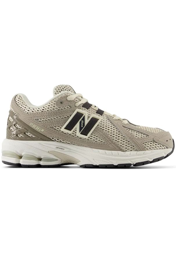 Buty dziecięce New Balance GC1906CC – beżowe. Kolor: beżowy. Materiał: guma, syntetyk, materiał. Szerokość cholewki: normalna