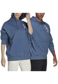 Adidas - Bluza adidas Essentials BrandLove Fleece Hoodie HL9382 - niebieska. Typ kołnierza: kaptur. Kolor: niebieski. Materiał: bawełna, poliester, materiał. Wzór: aplikacja. Styl: klasyczny
