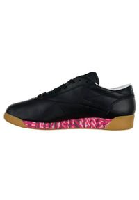 Buty do chodzenia damskie Reebok Freestyle Low Old Meets. Zapięcie: sznurówki. Kolor: czarny. Materiał: materiał, skóra, syntetyk. Szerokość cholewki: normalna. Sport: turystyka piesza