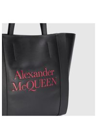 Alexander McQueen - ALEXANDER MCQUEEN Torebka czarna shoperka. Kolor: czarny. Materiał: skórzane, z tłoczeniem
