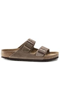 Klapki Birkenstock Arizona 352201 - brązowe. Okazja: na co dzień. Zapięcie: pasek. Kolor: brązowy. Materiał: welur, skóra, nubuk. Szerokość cholewki: normalna. Wzór: paski. Sezon: lato
