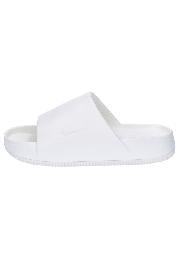 Klapki męskie Nike Calm Slide. Zapięcie: bez zapięcia. Kolor: biały. Materiał: syntetyk, materiał. Szerokość cholewki: normalna. Sport: turystyka piesza, pływanie, fitness