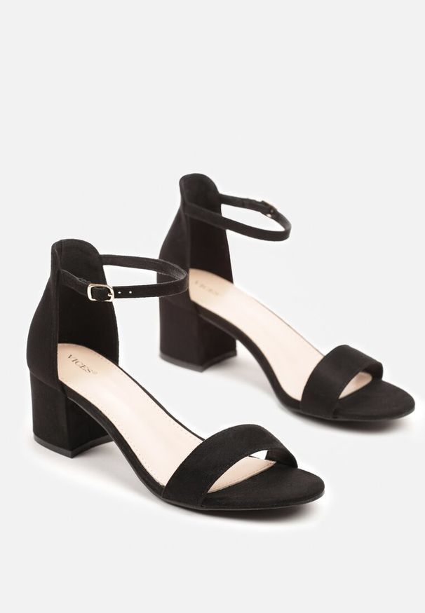 Renee - Czarne Basicowe Sandały na Słupku Vices z Paskiem Wokół Kostki Varhira. Okazja: na co dzień. Zapięcie: pasek. Kolor: czarny. Obcas: na słupku. Styl: casual, elegancki