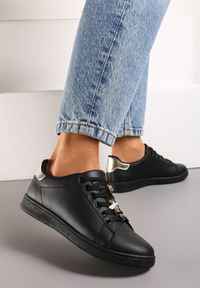 Born2be - Czarne Sneakersy Sznurowane z Metalowymi Ozdobami Alivrepa. Nosek buta: okrągły. Zapięcie: sznurówki. Kolor: czarny. Materiał: materiał. Wzór: aplikacja. Obcas: na obcasie. Wysokość obcasa: niski #2