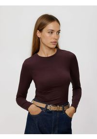 Reserved - Gładki longsleeve - brązowy. Kolor: brązowy. Materiał: dzianina. Długość rękawa: długi rękaw. Wzór: gładki #1