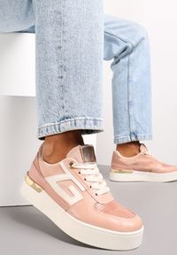 Renee - Różowe Sznurowane Sneakersy na Grubej Podeszwie z Metaliczną Wstawką Faeline. Kolor: różowy. Materiał: materiał #1