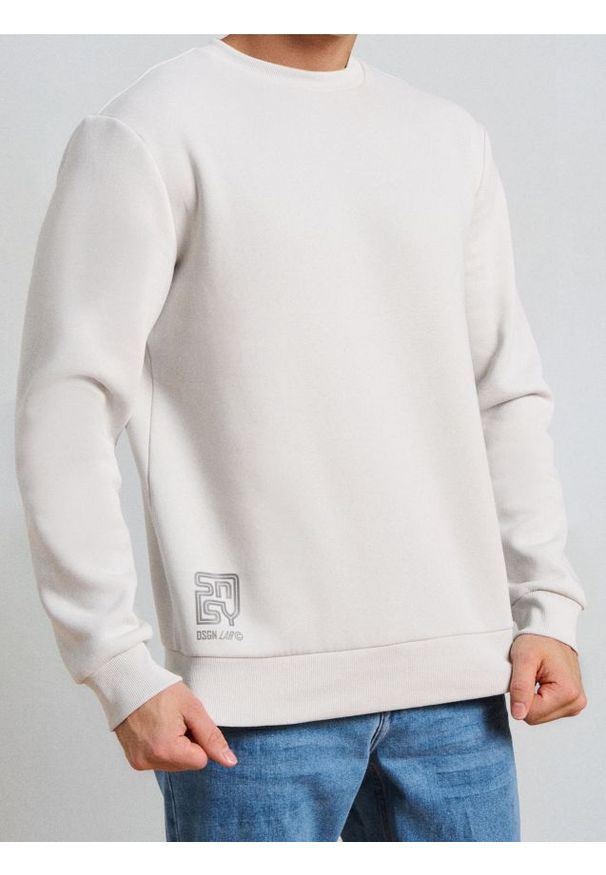 Sinsay - Bluza crewneck z napisem - kremowy. Kolor: kremowy. Wzór: napisy