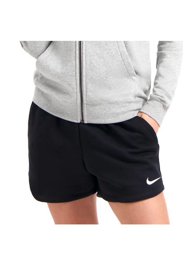 Krótki Kobieta Nike Team Club 20 czarny. Kolor: czarny, biały, wielokolorowy. Długość: krótkie. Sport: fitness