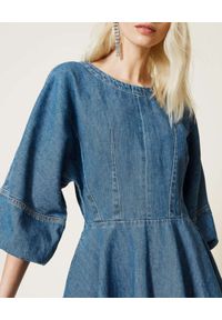 TwinSet - TWINSET - Jeansowa sukienka z bufiastymi rękawami. Kolor: niebieski. Materiał: jeans. Typ sukienki: asymetryczne, rozkloszowane. Długość: mini #3