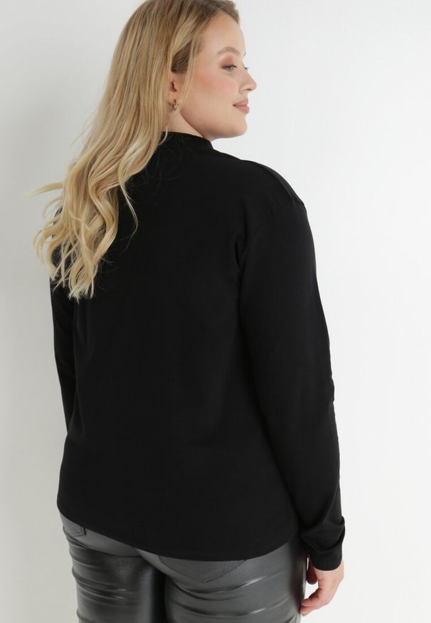 Born2be - Czarna Bluzka z Półgolfem Zdobionym Haftem Tameris. Kolekcja: plus size. Kolor: czarny. Materiał: tkanina, materiał, bawełna. Długość rękawa: długi rękaw. Długość: długie. Wzór: aplikacja, haft