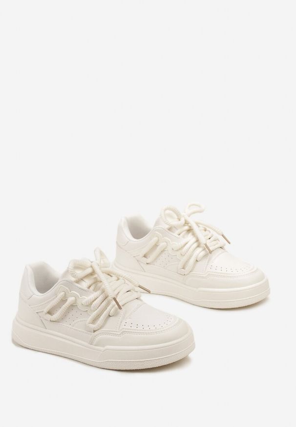 Born2be - Beżowe Sneakersy Rilvora. Okazja: na co dzień. Kolor: beżowy. Materiał: jeans