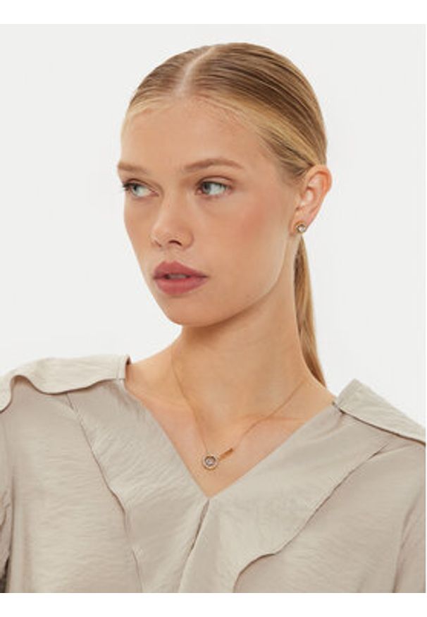 Guess Kolczyki JUBE04 669JW Złoty. Materiał: metalowe. Kolor: złoty