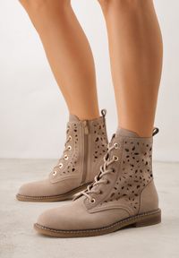 Born2be - Ciemnobeżowe Ażurowe Botki Skórzane Adeis. Okazja: na co dzień. Kolor: beżowy. Materiał: skóra. Wzór: ażurowy. Styl: casual #1