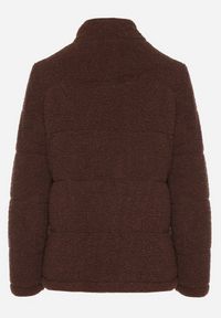 Born2be - Brązowa Futrzana Kurtka Pikowana w Stylu Baranka Olettana. Okazja: na co dzień. Kolor: brązowy. Materiał: futro. Styl: casual #4