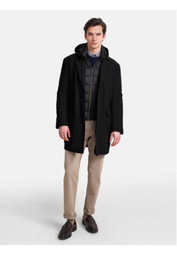 Bugatti Płaszcz przejściowy 635628 61050 Czarny Regular Fit. Kolor: czarny. Materiał: syntetyk