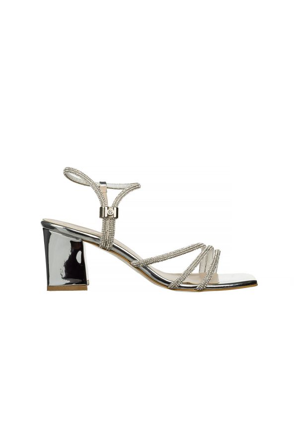 Sandały Bayla-187 1705 Silver 187079, Srebrny, Skóra ekologiczna - 36. Zapięcie: pasek. Kolor: srebrny. Materiał: skóra ekologiczna. Wzór: motyw z bajki, aplikacja, paski. Obcas: na obcasie. Wysokość obcasa: średni