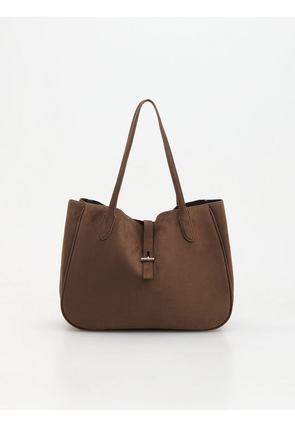 Reserved - Torebka shopper z imitacji zamszu - brązowy. Kolor: brązowy. Materiał: zamszowe