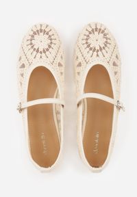 Born2be - Beżowe Siateczkowe Balerinki Boho z Paskiem z Klamerką Zdobione Plecionką Calironei. Okazja: na co dzień. Zapięcie: pasek. Kolor: beżowy. Materiał: jeans, len. Wzór: aplikacja. Sezon: lato. Styl: boho #6