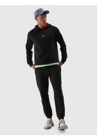 4f - Spodnie dresowe joggery z bawełny organicznej męskie - czarne. Kolor: czarny. Materiał: bawełna, dresówka. Wzór: ze splotem, gładki