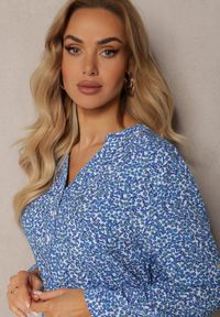 Renee - Jasnoniebieska Asymetryczna Bluzka z Wiskozy i z Guziczkami Orlvina. Kolor: niebieski. Materiał: wiskoza. Styl: elegancki #4