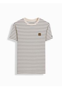 Ombre Clothing - Męski t-shirt w paski z naszywką Ombre Design – kremowo-czarny V1. Okazja: na co dzień. Kolor: czarny. Materiał: guma, jeans, poliester, bawełna. Wzór: aplikacja, paski. Styl: casual #9