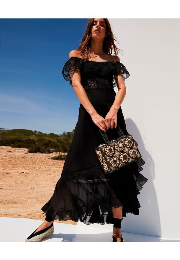 CHARO RUIZ IBIZA - Czarna sukienka z gipiurą Louise. Kolor: czarny. Materiał: bawełna, koronka. Wzór: koronka. Typ sukienki: asymetryczne