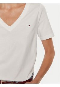 TOMMY HILFIGER - Tommy Hilfiger T-Shirt WW0WW44177 Biały Regular Fit. Kolor: biały. Materiał: bawełna #5