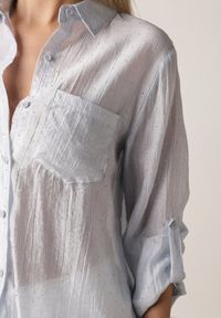 Born2be - Niebieska Transparentna Koszula Ozdobiona Cyrkoniami Clymadia. Okazja: na co dzień. Kolor: niebieski. Materiał: jeans. Wzór: aplikacja. Styl: casual, klasyczny #7
