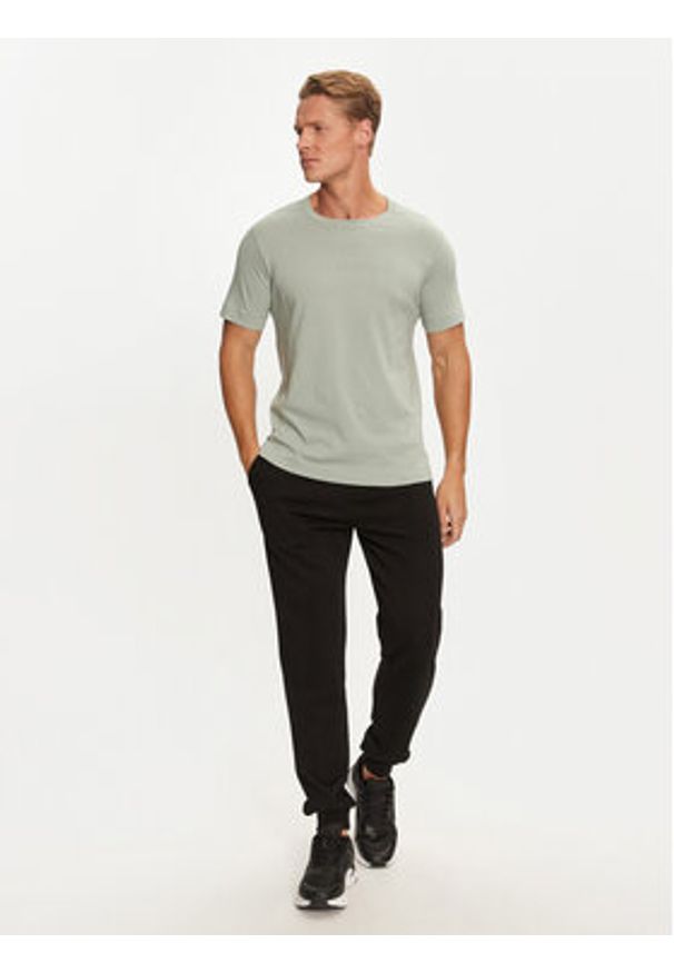 Calvin Klein Performance T-Shirt 00GMS3K108 Szary Regular Fit. Kolor: szary. Materiał: syntetyk