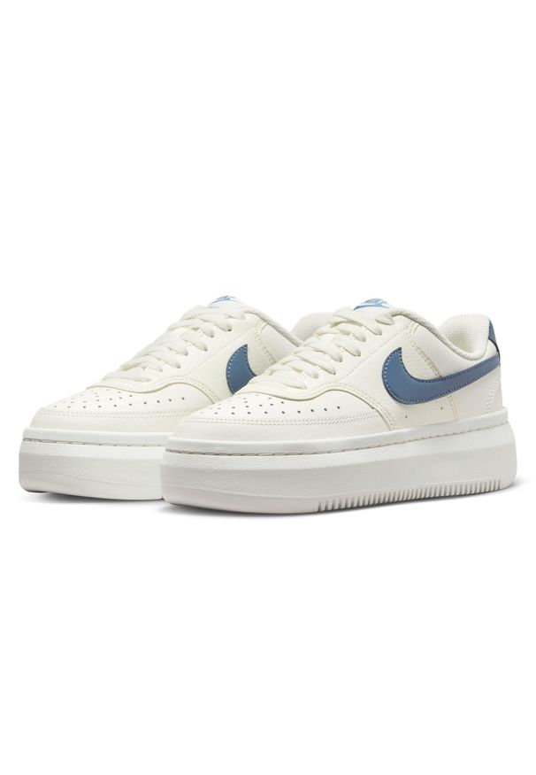 Buty do chodzenia damskie Nike Court Vision Alta Ltr. Kolor: biały, wielokolorowy, niebieski. Materiał: materiał, skóra. Szerokość cholewki: normalna. Model: Nike Court. Sport: turystyka piesza